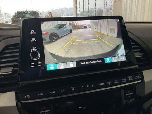 New 2026 Honda Odyssey Touring image 18