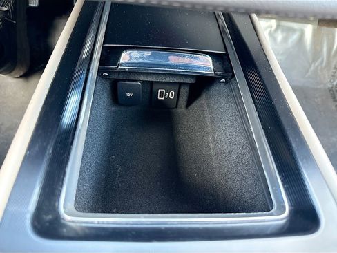 Used 2022 Lincoln Corsair Reserve w/ Equipment Group 201A image 32