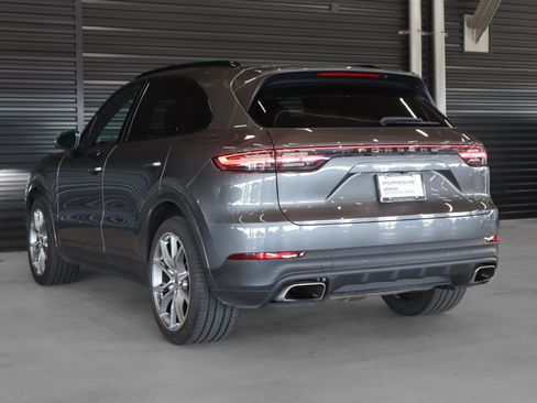 Certified 2023 Porsche Cayenne AWD/4WD image 3