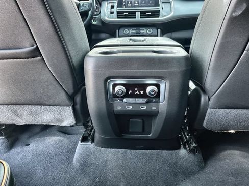 Used 2023 GMC Yukon AT4 w/ Technology Package AWD/4WD image 28