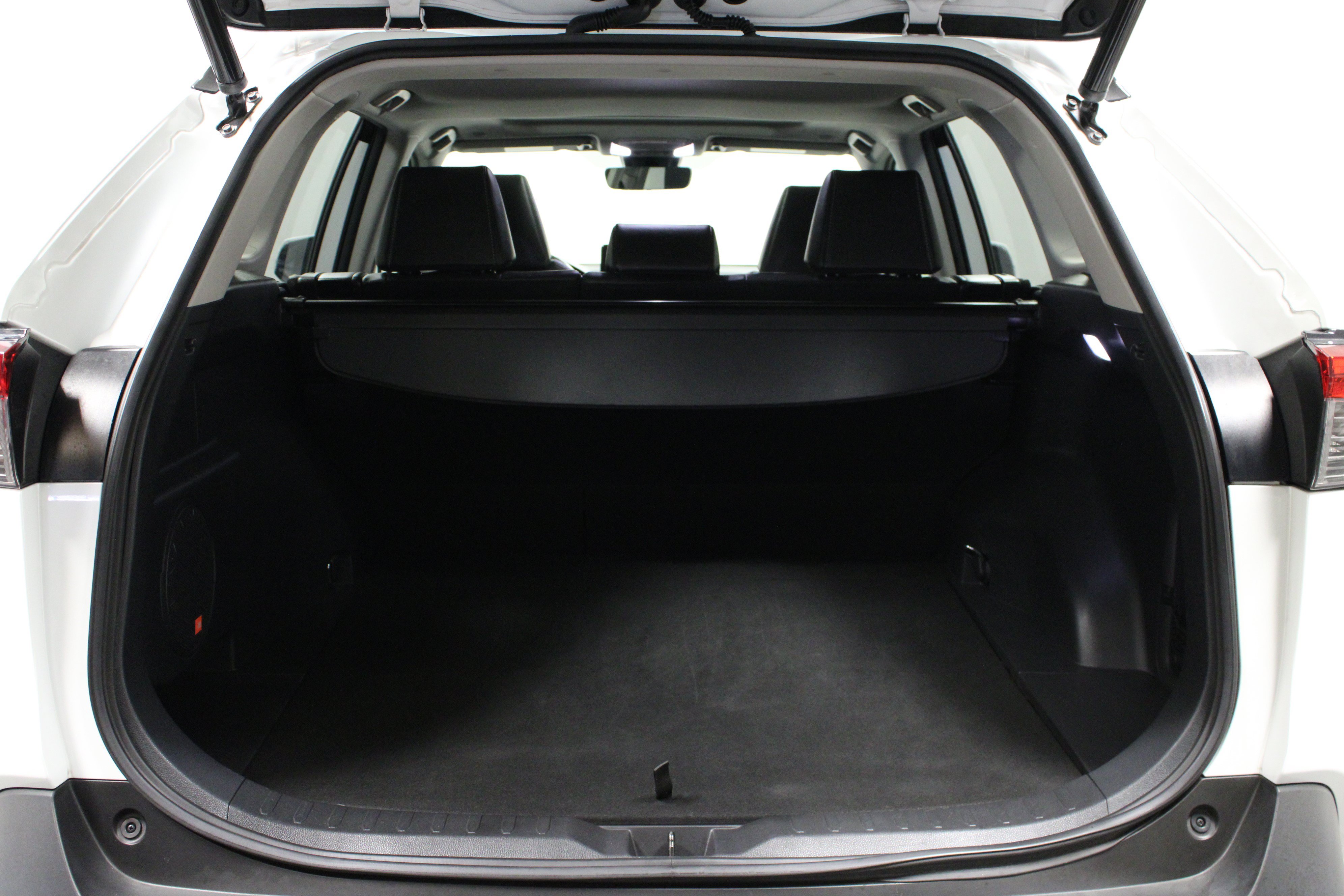 Used 2023 Toyota RAV4 Limited FWD image 14