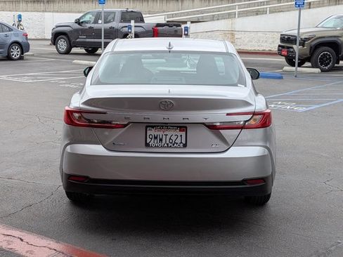 Used 2025 Toyota Camry LE FWD image 9