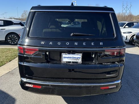 Used 2024 Jeep Wagoneer L Series III w/ Premium Group I image 9
