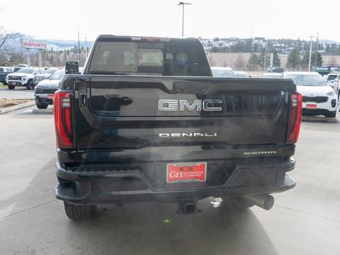 Used 2024 GMC Sierra 2500 Denali Ultimate image 6