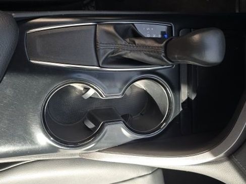 Used 2019 Toyota Camry SE image 16