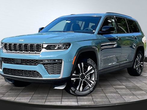 New 2027 Jeep Grand Cherokee L Limited w/ Trailer Tow Package AWD/4WD image 3