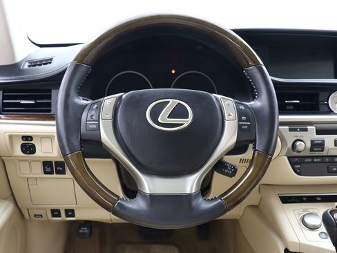 Used 2015 Lexus ES 350 w/ Luxury Package image 14
