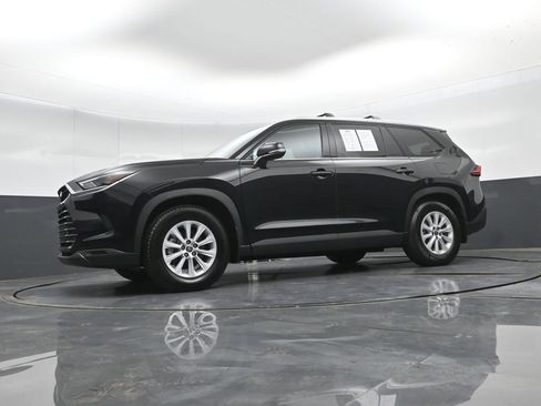 Used 2024 Toyota Grand Highlander AWD image 44