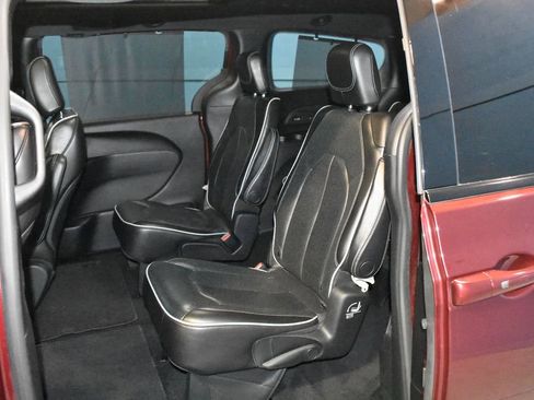 Used 2021 Chrysler Pacifica Limited w/ S Appearance Package AWD/4WD image 20