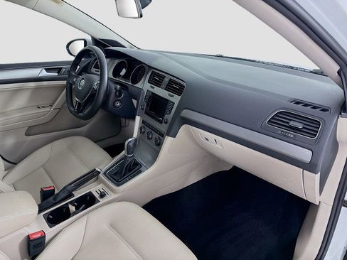 Used 2015 Volkswagen Golf TDI SE image 30