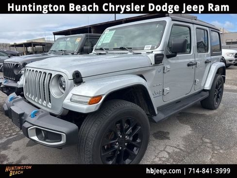 Used 2023 Jeep Wrangler Unlimited Sahara w/ Cold Weather Group AWD/4WD image 1