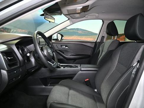 Used 2023 Nissan Rogue SV AWD/4WD image 18