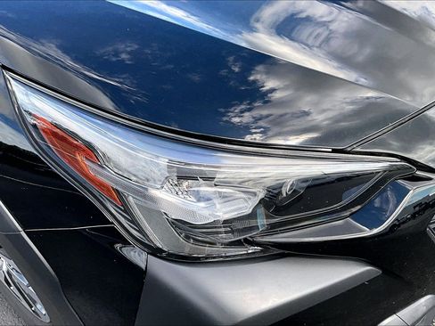 Used 2023 Subaru Outback Premium AWD/4WD image 27