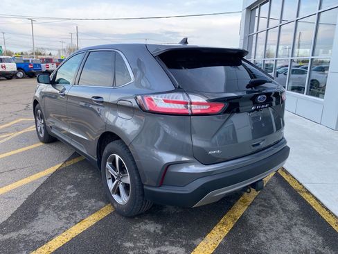 Used 2024 Ford Edge SEL w/ Convenience Package AWD/4WD image 3