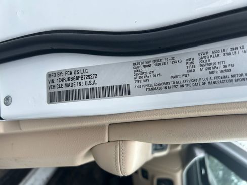 Used 2023 Jeep Grand Cherokee L Limited image 32