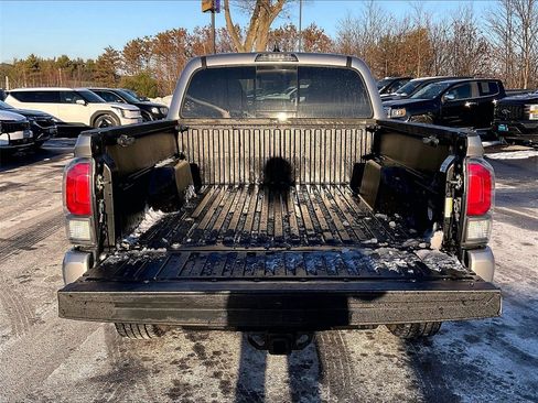 Used 2020 Toyota Tacoma TRD Sport image 33