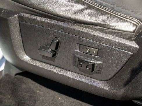 Used 2013 RAM 1500 Laramie w/ Convenience Group image 17