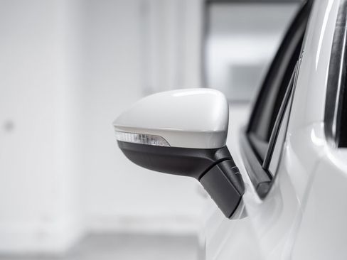 Used 2022 Volkswagen GTI SE image 9