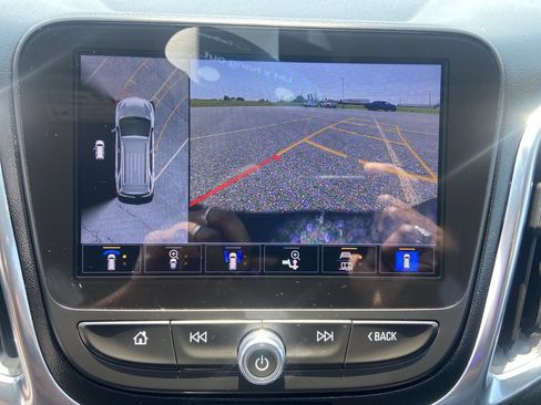 Used 2022 Chevrolet Equinox LT AWD/4WD image 15