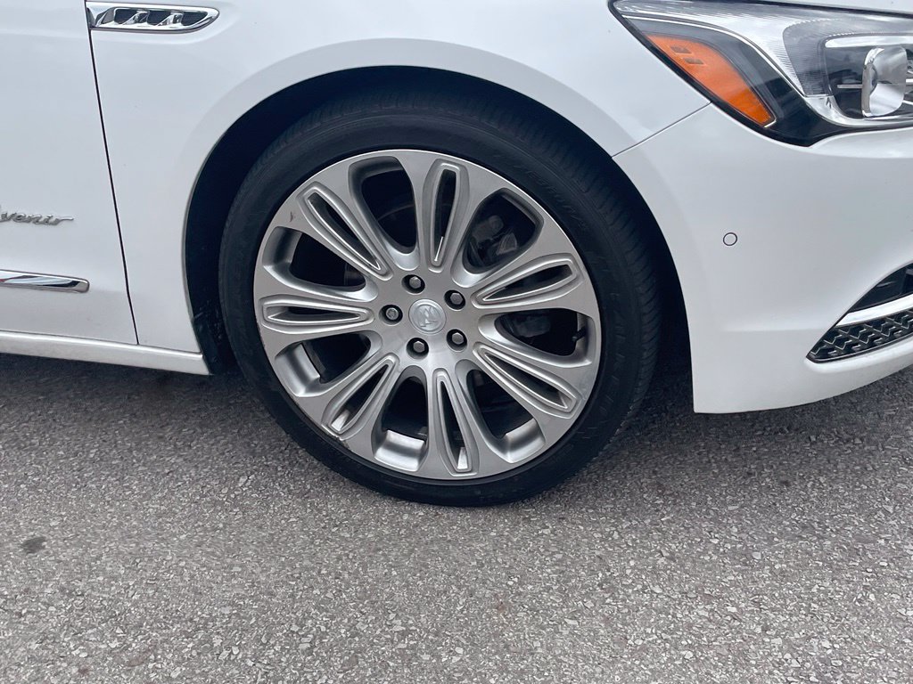 Used 2018 Buick LaCrosse Avenir w/ Driver Confidence Package #2 AWD/4WD image 4