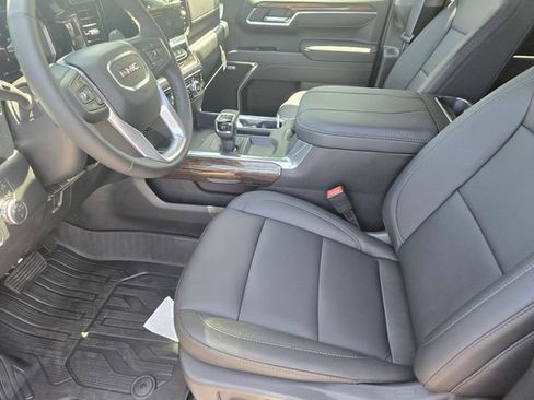 New 2026 GMC Sierra 1500 Elevation w/ Elevation Premium Package AWD/4WD image 9