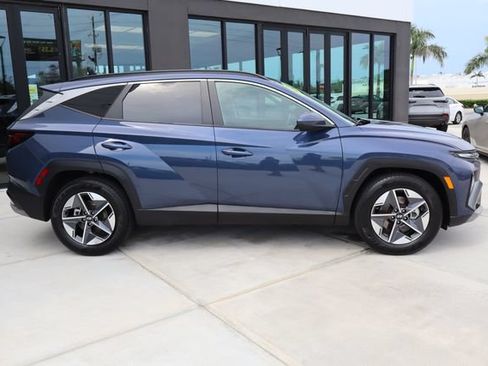 Used 2025 Hyundai Tucson SEL FWD image 2