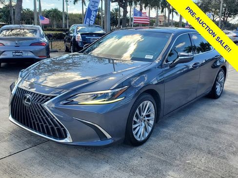 Used 2022 Lexus ES 350 Ultra Luxury w/ Accessory Package 2 FWD image 3