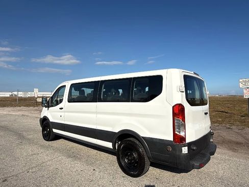 Used 2017 Ford Transit 350 XLT image 3