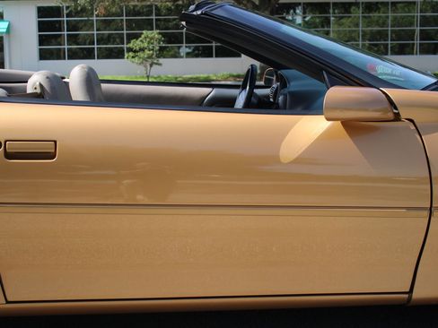 Used 1998 Chevrolet Camaro Z28 RWD image 31