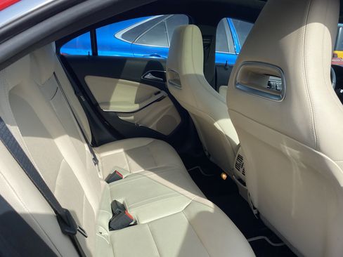 Used 2018 Mercedes-Benz CLA 250 4MATIC image 21