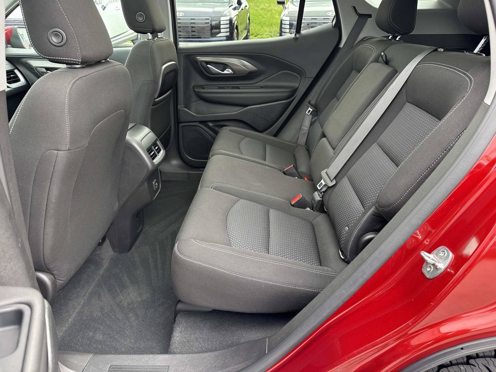 Used 2022 GMC Terrain SLE w/ Driver Convenience Package AWD/4WD image 23