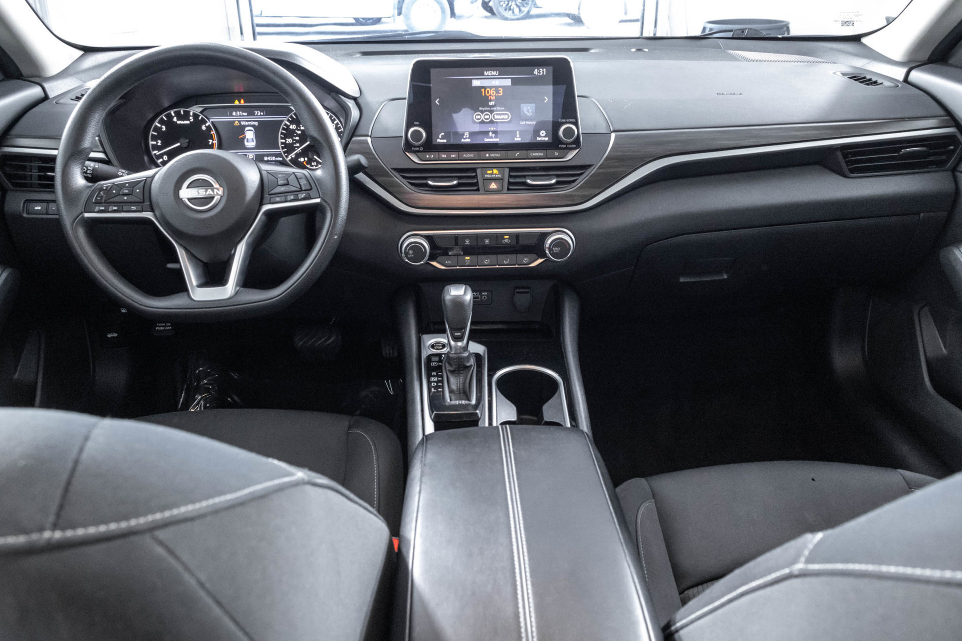 Used 2024 Nissan Altima 2.5 SV FWD image 23
