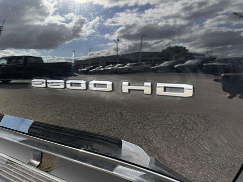 Used 2023 GMC Sierra 3500 SLE w/ SLE Convenience Package image 10