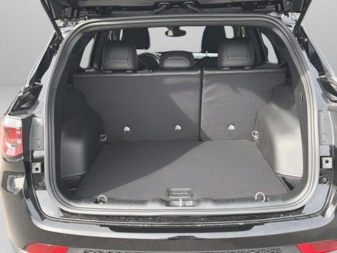 New 2026 Jeep Compass Latitude image 22