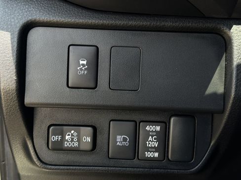 Used 2023 Toyota Tacoma TRD Off-Road w/ Technology Package AWD/4WD image 23
