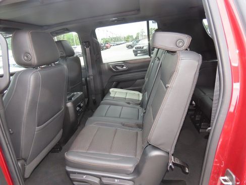 Used 2022 Chevrolet Suburban High Country RWD image 18