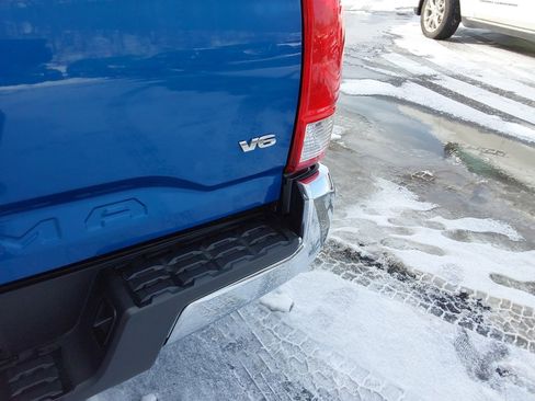 Used 2017 Toyota Tacoma SR5 w/ Tow Package image 7