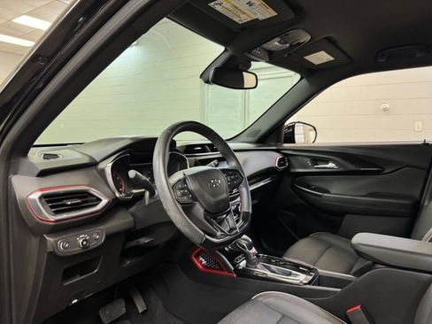 Used 2022 Chevrolet TrailBlazer RS w/ Convenience Package FWD image 14
