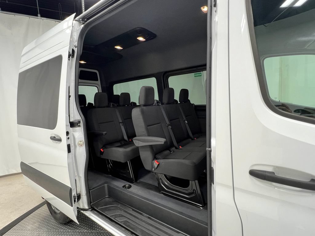 Used 2024 Mercedes-Benz Sprinter 2500 image 29