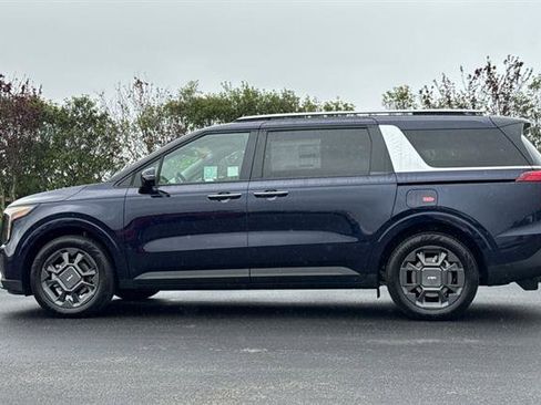 New 2026 Kia Carnival EX FWD image 7