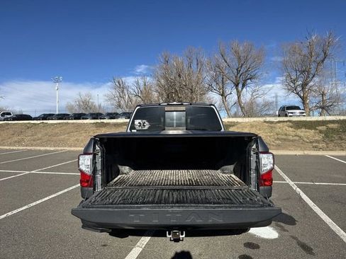 Used 2020 Nissan Titan SV w/ SV Convenience Package image 23