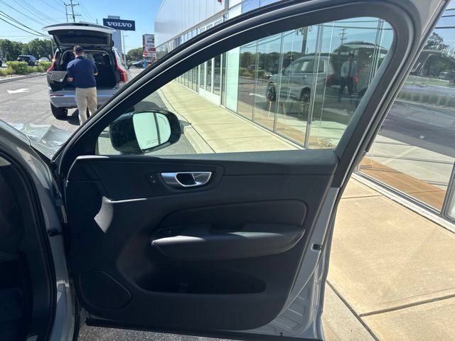 Certified 2024 Volvo XC60 B5 Core w/ Protection Package Premier AWD/4WD image 14
