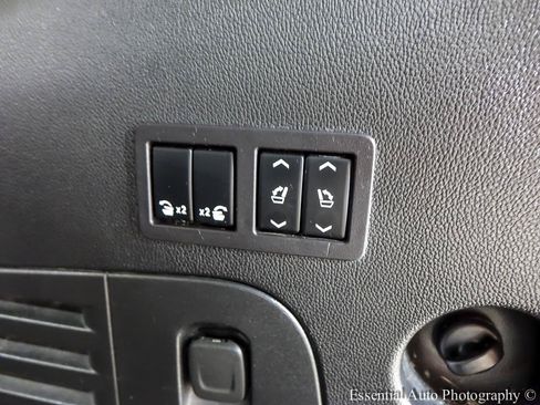 Used 2019 Chevrolet Tahoe LT w/ RST Edition AWD/4WD image 31