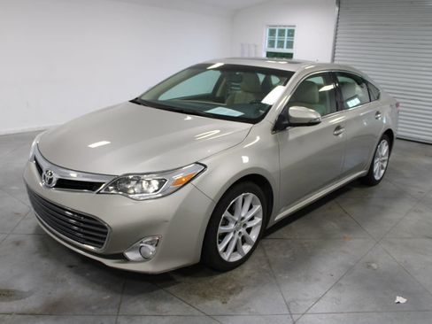 Used 2014 Toyota Avalon Limited FWD image 4