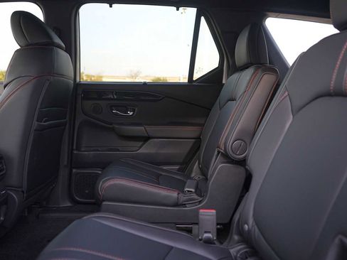 New 2025 Honda Pilot TrailSport image 13