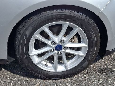 Used 2015 Ford Focus SE FWD image 8