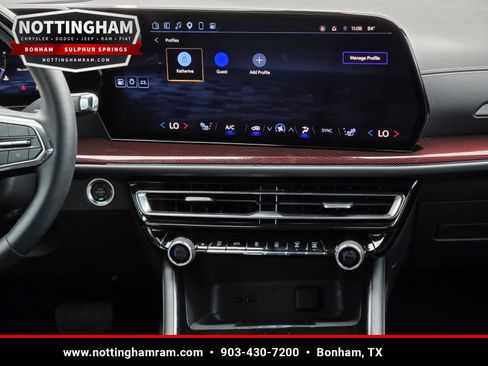 Used 2024 Chevrolet Traverse Z71 w/ Enhanced Driving Package AWD/4WD image 14