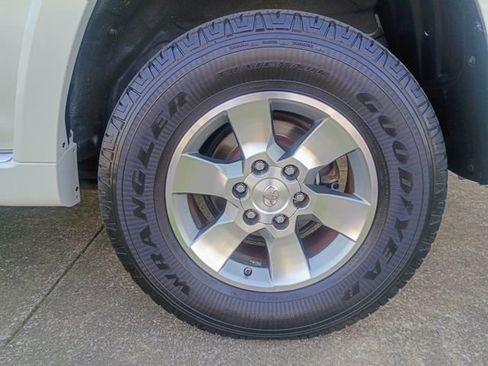 Used 2013 Toyota 4Runner SR5 image 15