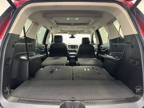 Used 2023 GMC Acadia Denali image 38