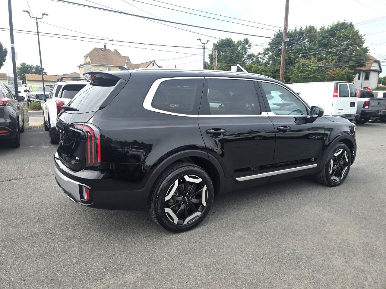 Used 2023 Kia Telluride EX w/ EX Captain's Chair Package AWD/4WD image 5